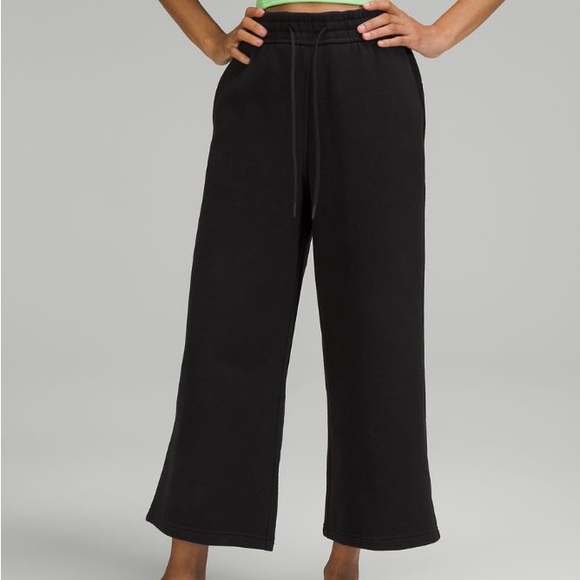 Lululemon wide leg high waisted crop - Picture 3 of 3